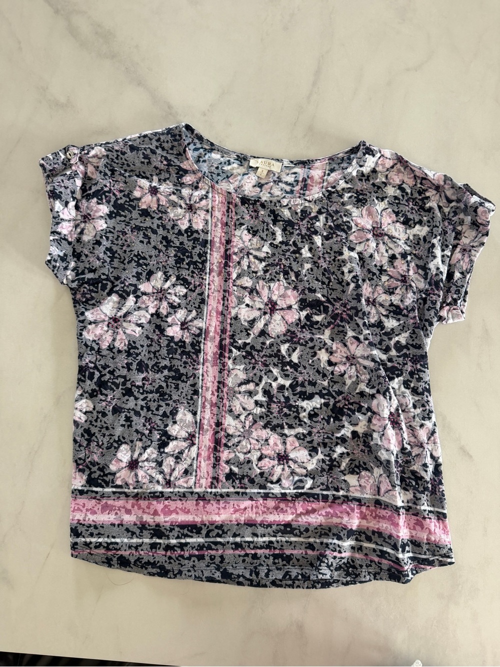 Floral Print Short Sleeve Tee in Black & Pink